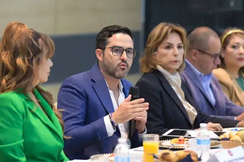 Dorantes suma 60 iniciativas ignoradas por mayoría en el Senado