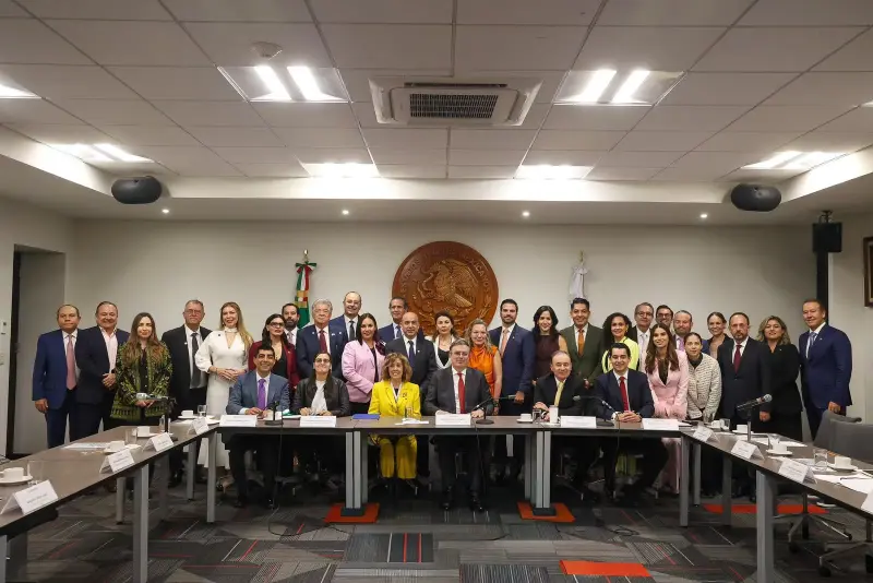 Sonora crea comité para atraer inversiones en semiconductores, electromovilidad y energías limpias