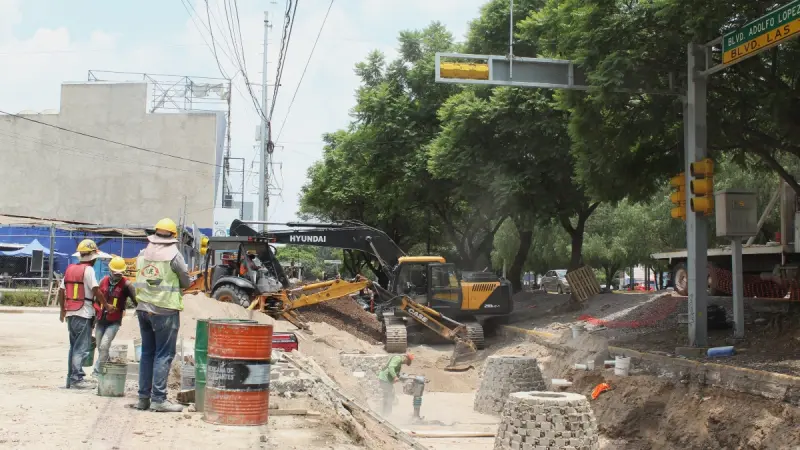 Obras de Sapal ahorcan al tráfico y a comerciantes del Juan Alonso de Torres