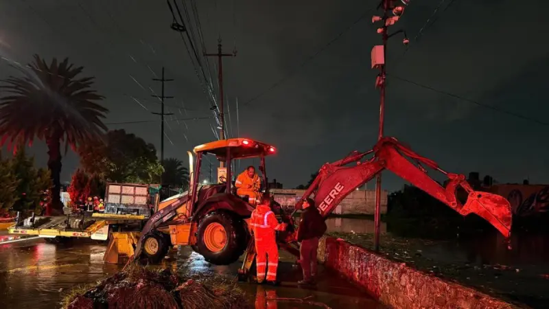 COE urge a Puebla desazolve de drenajes para evitar inundaciones en Centro Histórico