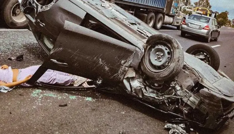 Doble accidente en la México-Querétaro cerca del Conín deja mujer lesionada