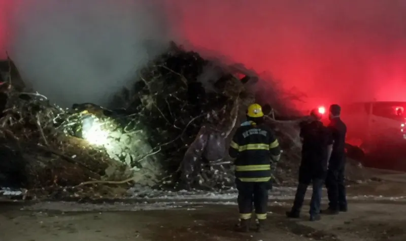Torreón controla incendio en Centro de Transferencia del Bosque Urbano (video)
