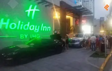 Paraliza otra vez la Costera de Acapulco conflicto en hotel Holiday Inn