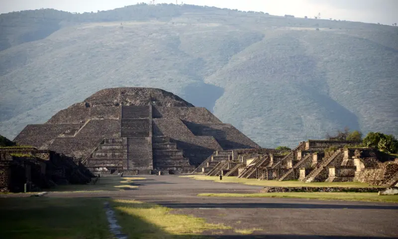 Visitas a Teotihuacán caen 21% en junio con solo 94 mil turistas, su peor cifra desde 2021, debido al temor por la inseguridad y las falsas expectativas del Mundial de Futbol