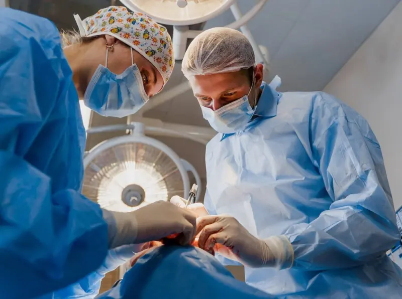 Respaldo médico: Lo costoso es atenderse, no el seguro, indican