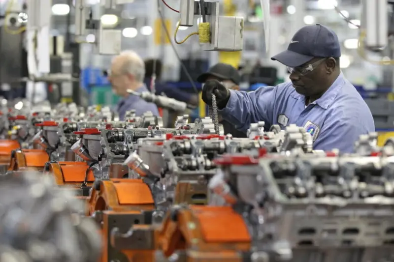 “Ningún joven quiere trabajar aquí”: pagaban tan poco en Ford, que sus empleados buscaban un segundo trabajo en Amazon. La reacción del CEO fue ejemplar