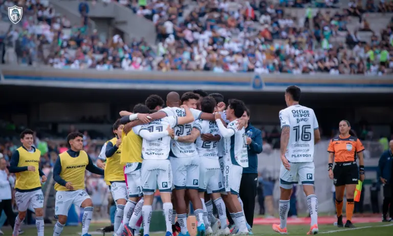 Golea Pachuca 3-0 a Pumas en su debut del Torneo de Apertura 2026