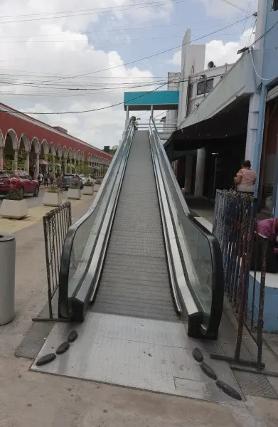 Cronista destaca papel y cambios de los mercados en Mérida