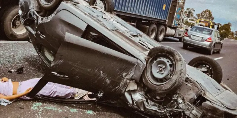 Doble accidente y volcadura sobre la autopista 57 genera caos vial en El Marqués