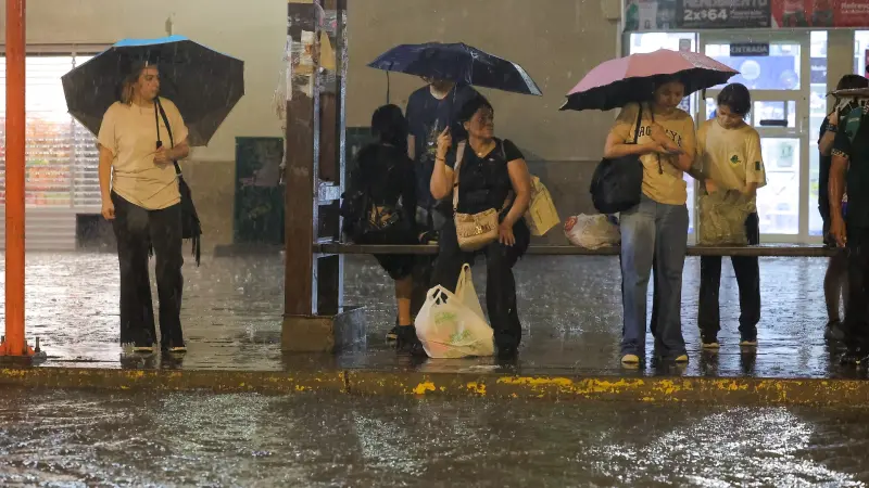 Bajan ventas 30% por las lluvias