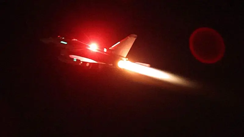 Arabia Saudita ataca Hodeida, en Yemen, afirma televisora controlada por hutíes