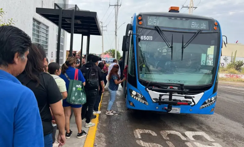 Usuarios Qrobús tardan 10 minutos más por obras en B Quintana