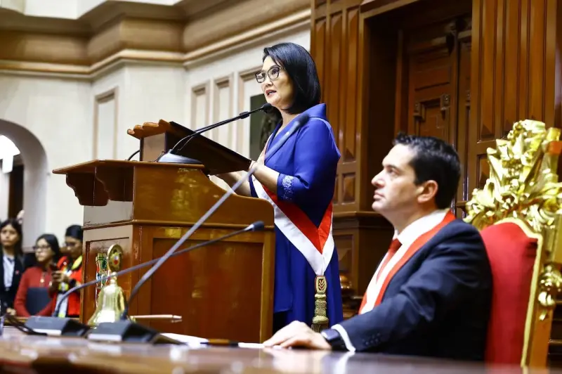 ¿Keiko Fujimori podrá reconciliar a Perú? Anuncia aumento salarial, pero recibe un país muy dividido