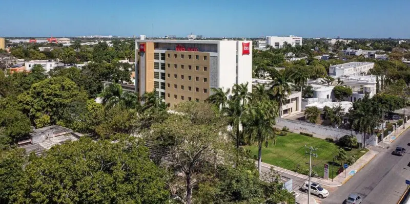 Turista fallece en hotel Ibis del Centro de Mérida