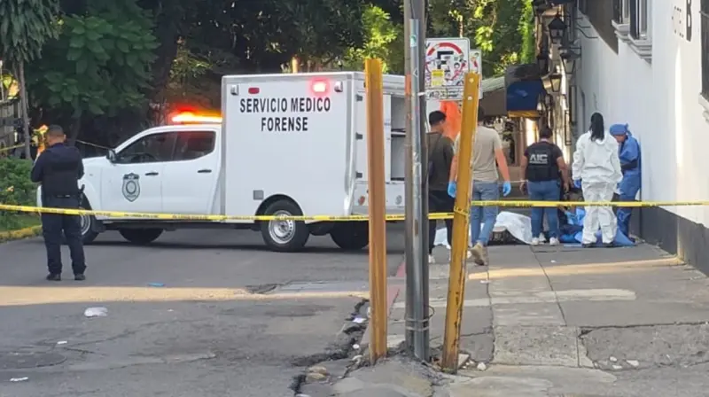 Matan a balazos a un hombre tras persecución en el centro de Cuernavaca