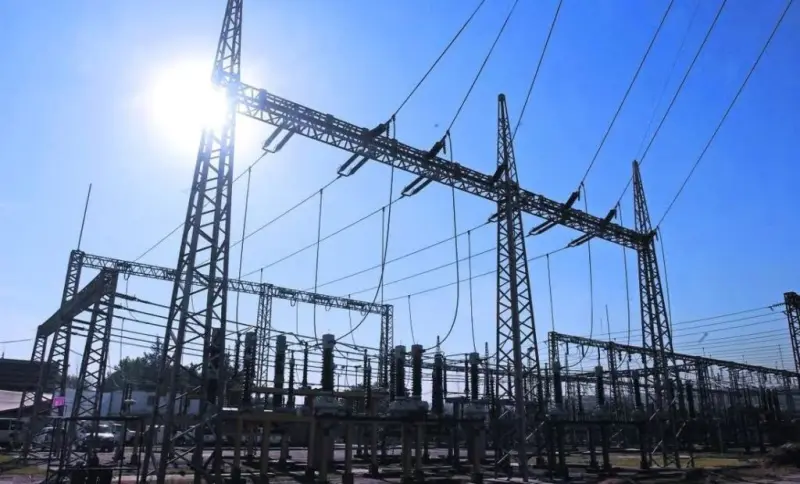 Persisten apagones en la Sierra Gorda; Gobierno exige mayor inversión de la CFE