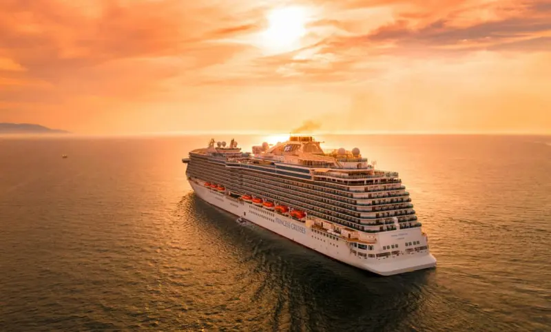 Enferman más de 100 personas en crucero de EU tras brote de norovirus