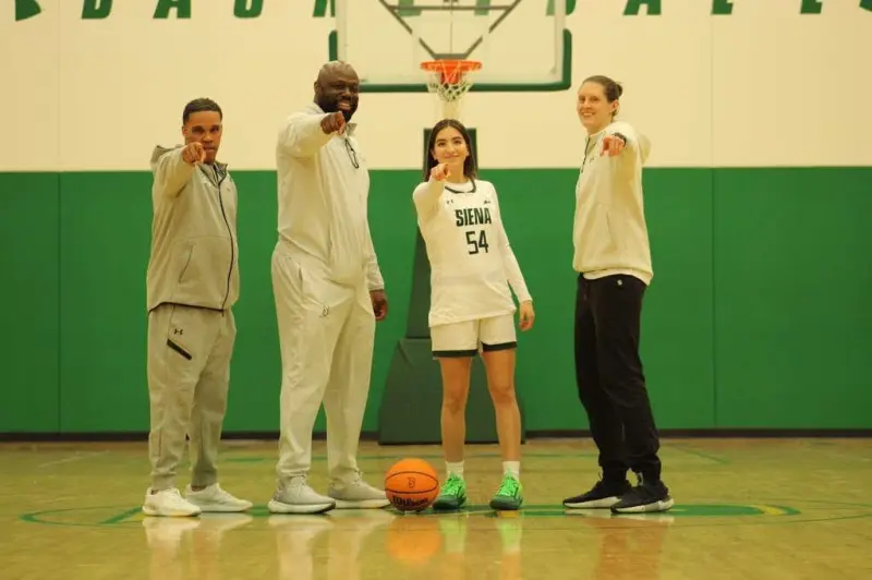 Saltillense Daniela Díaz firma con Siena University y jugará en la NCAA División I