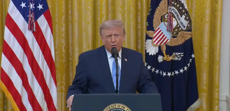 Trump asegura que más de 250 mil extranjeros están registrados para votar en cuatro estados de EE.UU.