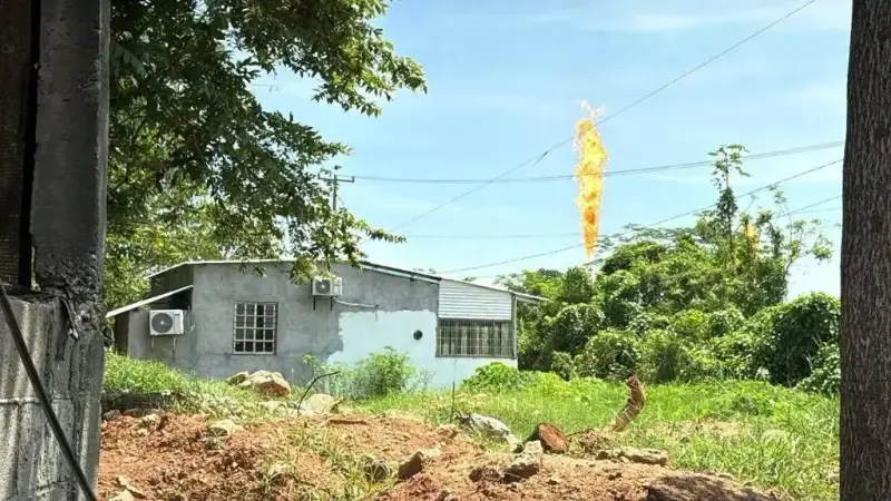 Pemex descarta fugas tras reportes de olores a hidrocarburos en Jalapa, Tabasco