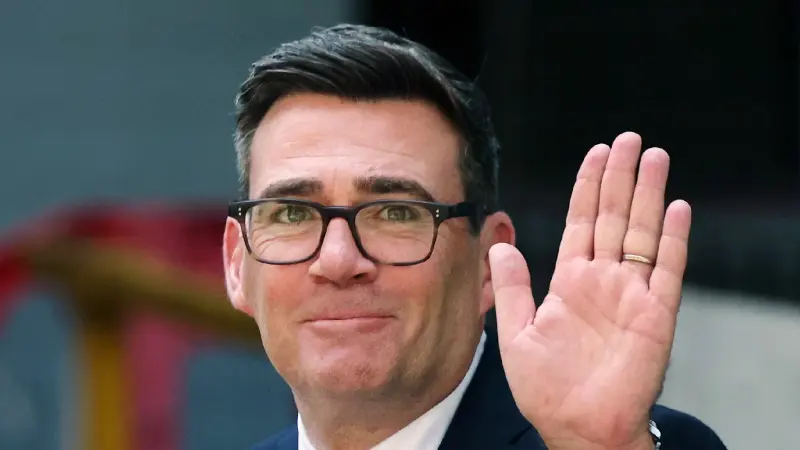Reino Unido estrena primer ministro: Andy Burnham asumirá el cargo en sustitución de Keir Starmer
