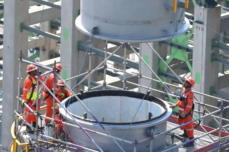 Sindicato de Pemex amenaza con huelga a Morena