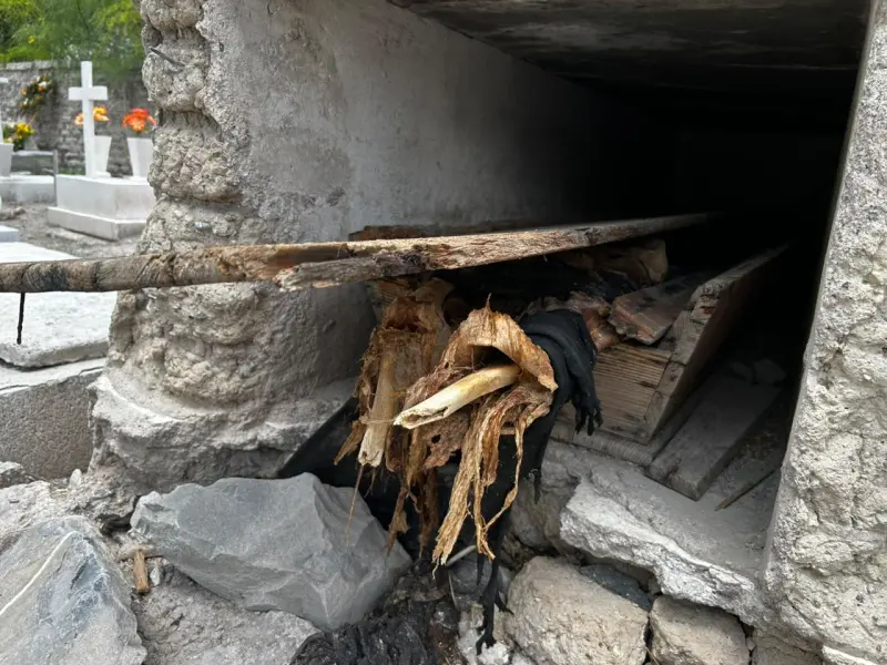 Exigen investigar actos vandálicos y profanación de tumbas en panteón de Parras de la Fuente