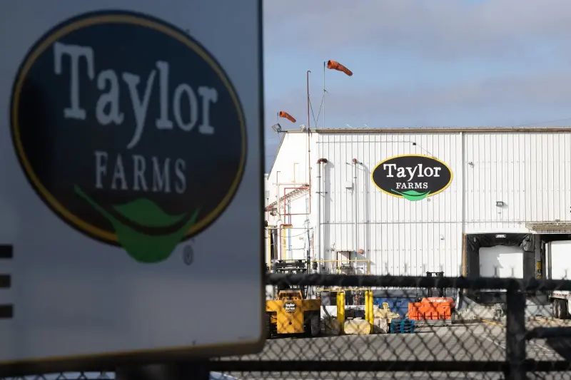 Taylor Farms amplía retiro de lechuga iceberg a 27 estados