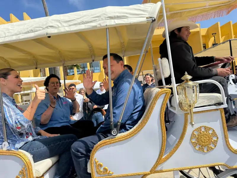 Rosarito dice adiós a las calandrias con caballos; Marina del Pilar entrega cuatro carruajes eléctricos