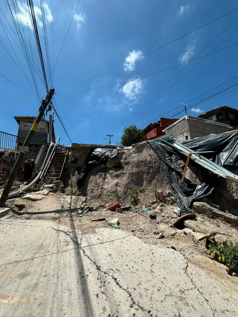 Vecinos de la Sánchez Taboada alertan por grietas y riesgo de colapso; piden atención urgente