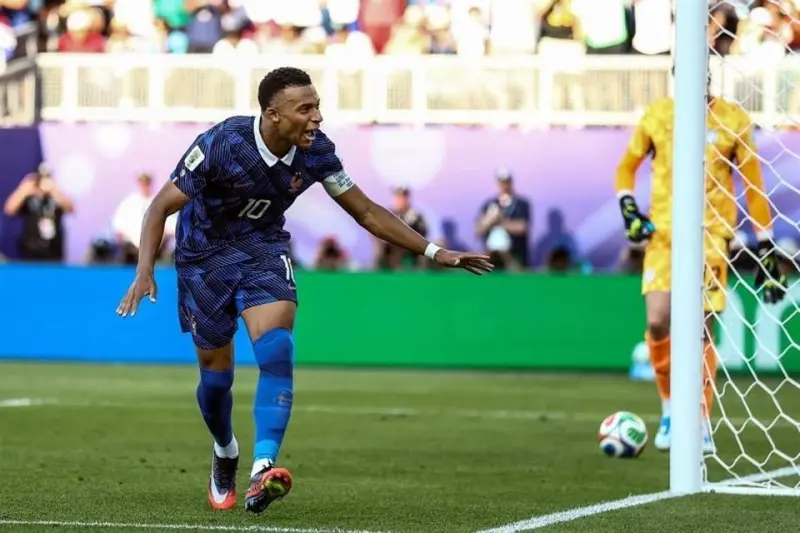 Sabe Francia meter las manos a la suciedad, dice Mbappé