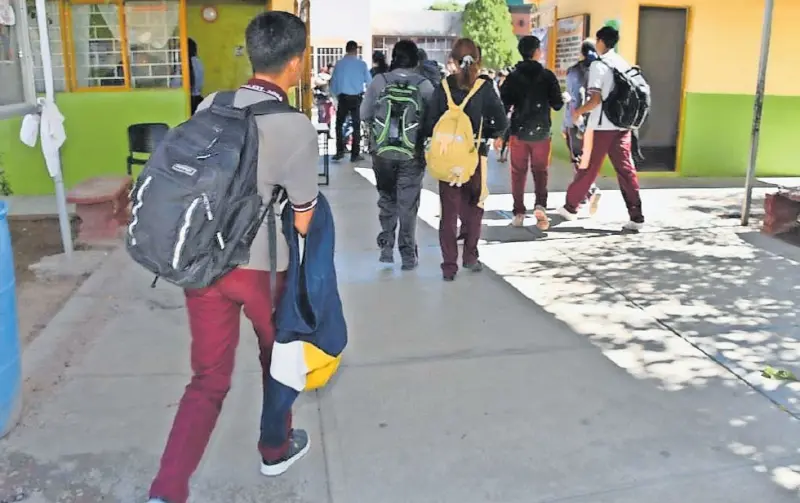 Prohibido, exigir cuotas en inscripciones, recuerdan