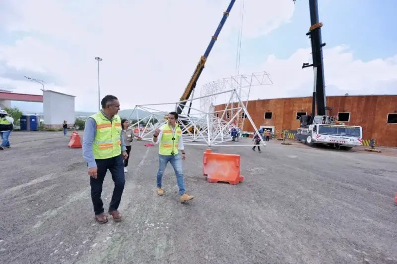 Felifer Macías muestra avance del 25% en la construcción del Foro Querétaro en Santa Rosa Jáuregui