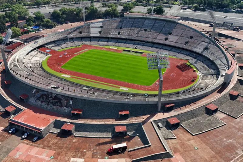 El Estadio Olímpico Universitario rompió una regla de la arquitectura deportiva: fue diseñado para mezclarse con el paisaje
