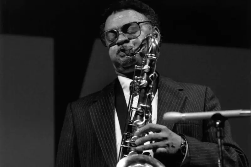 Muere Plas Johnson, el saxofonista que puso música al misterio de 'La Pantera Rosa'