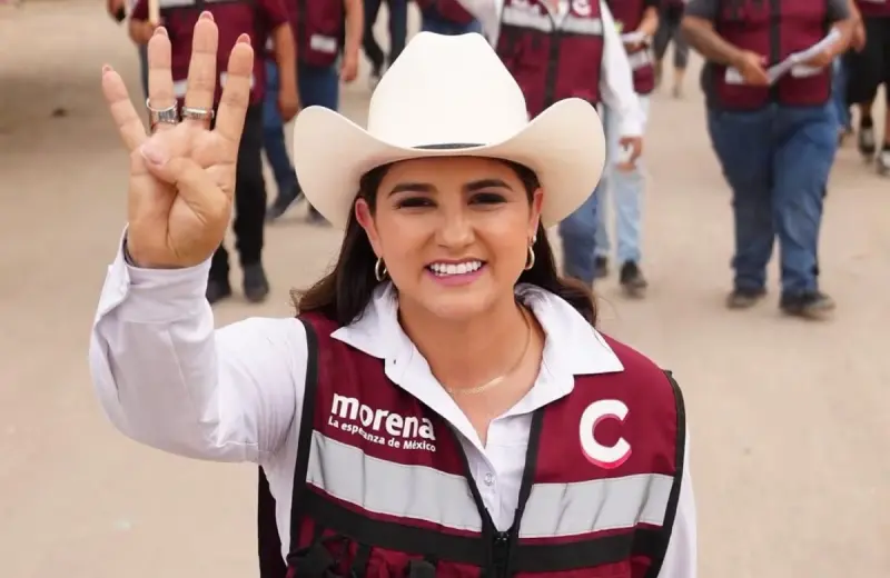 Dialoga Célida López con familias en San Luis Río Colorado