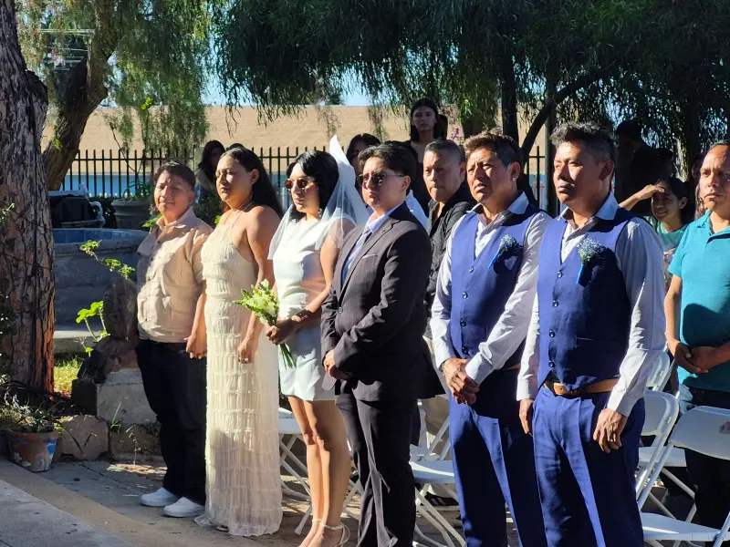 Parejas formalizan su unión durante matrimonios igualitarios en Tijuana