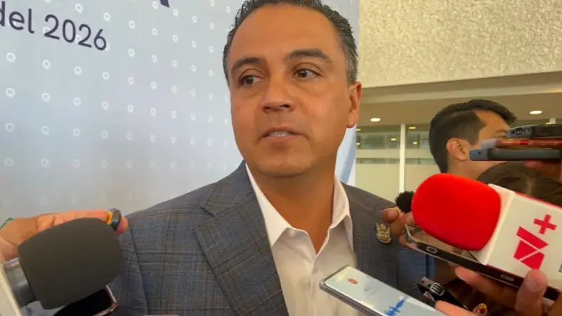 36 cuadrillas de la CFE se suman para atender apagones en Querétaro