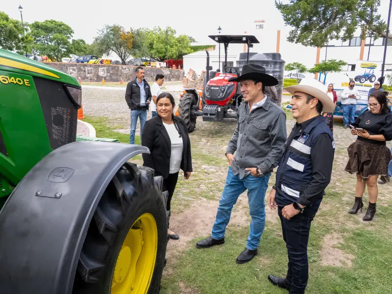 Fortalece El Marqués al sector agropecuario con entrega de apoyos a productores