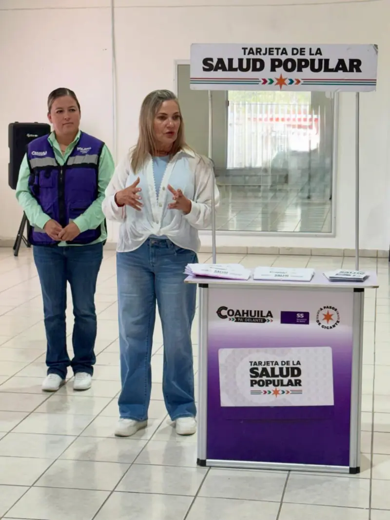 Entregan la Tarjeta de la Salud en hogares de quienes más la necesitan en Coahuila