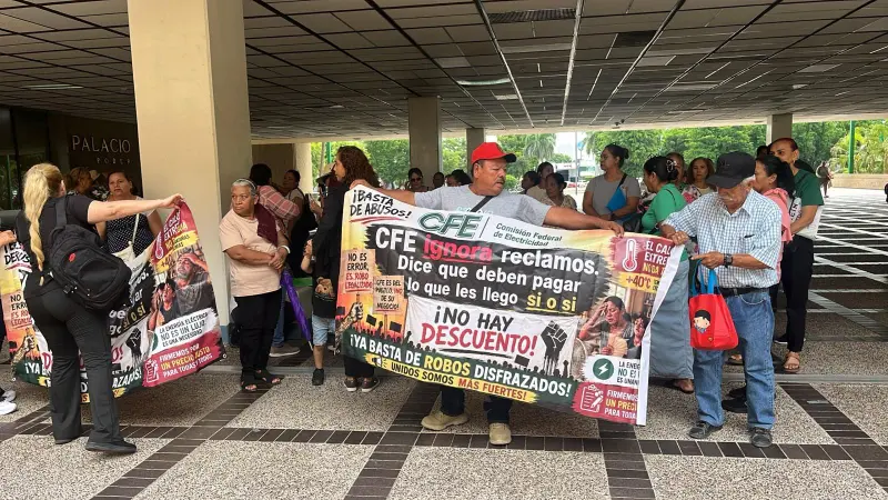 Persisten protestas por recibos de CFE; ciudadanos exigen intervención del Gobierno de Sinaloa