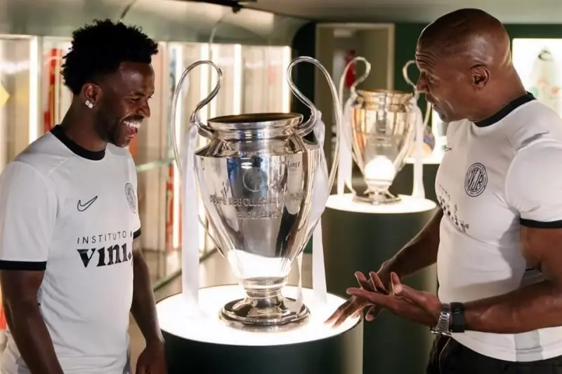 Sólo faltó Haaland en reunión de Vinicius y Terry Crews