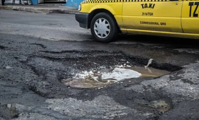 Municipio de Querétaro mantiene apoyo para daños por baches