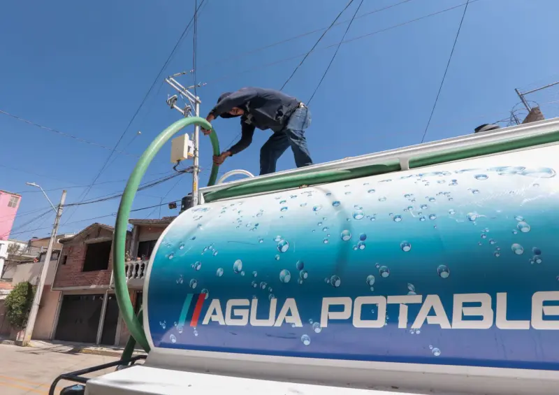 ¿Qué sabemos del agua potable que huele a caño y se ve turbia en Guadalajara?