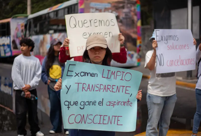 Exigen admitidos respetar sus inscripciones en la UNAM