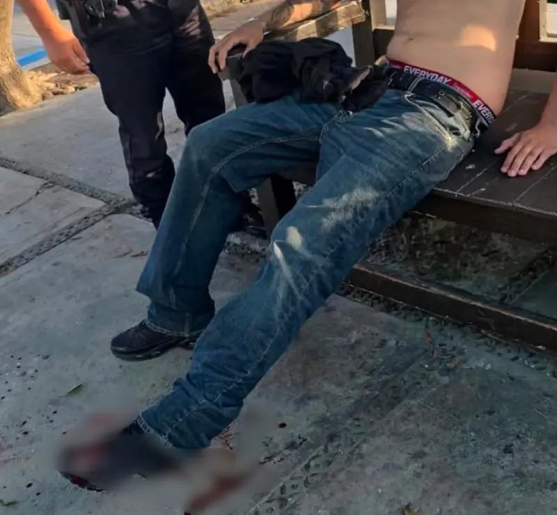 Balean a hombre tras discusión en la Zona Turística de Rosarito; agresores huyeron