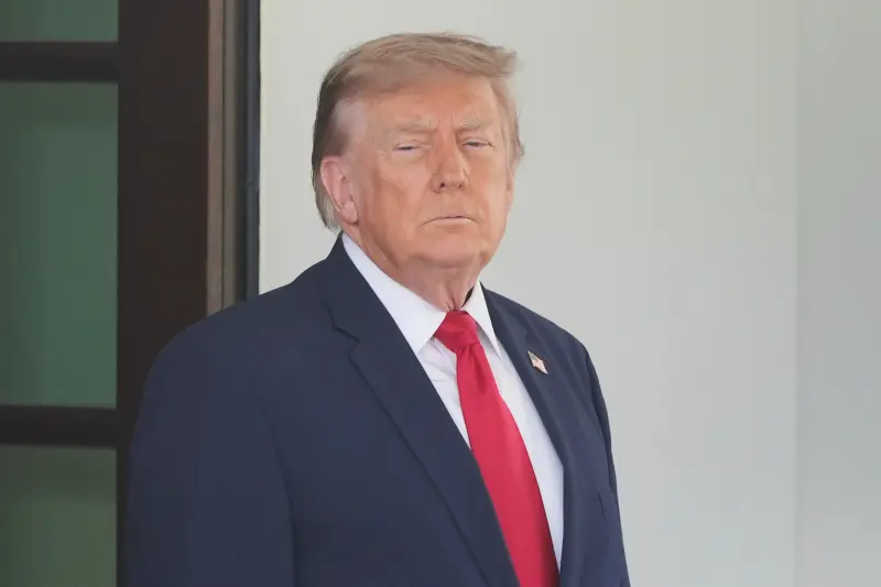 ¿Cómo fue que el operador del teleprónter de Trump ganó más de 100 mil dólares apostando?