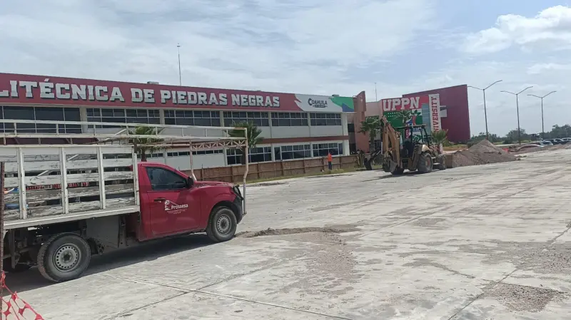 Con inversión estatal, avanza construcción de techumbre en la Universidad Politécnica de Piedras Negras