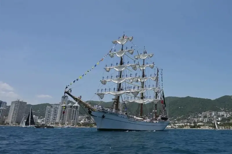 Zarpa Buque 'Cuauhtémoc' para cruceros de instrucción