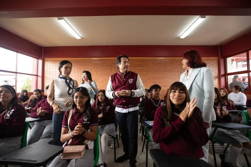 Ciclo escolar 2025-2026 exitoso; Mario Delgado destaca logros